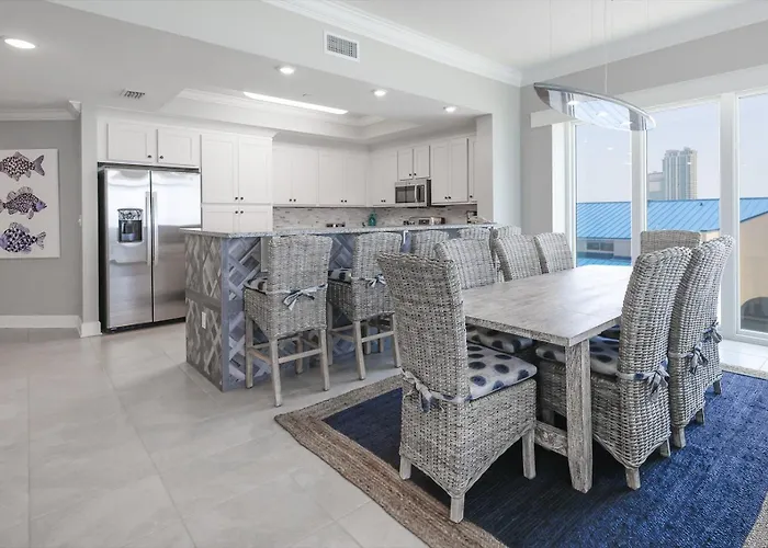 Phoenix Gulf Towers 408 Apartment