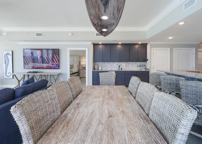 Phoenix Gulf Towers 408 Apartment *